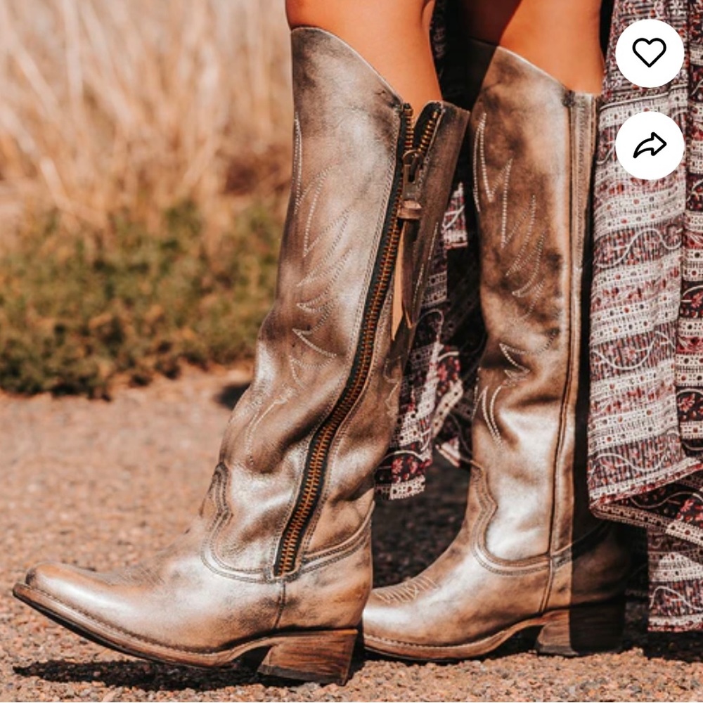Freebird Whisper boots in Pewter, size 8